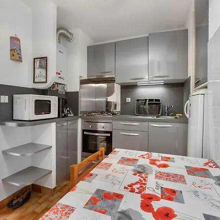 Apartament Cozy Beachside In *