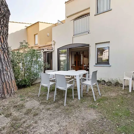 Cozy Beachside In Agde